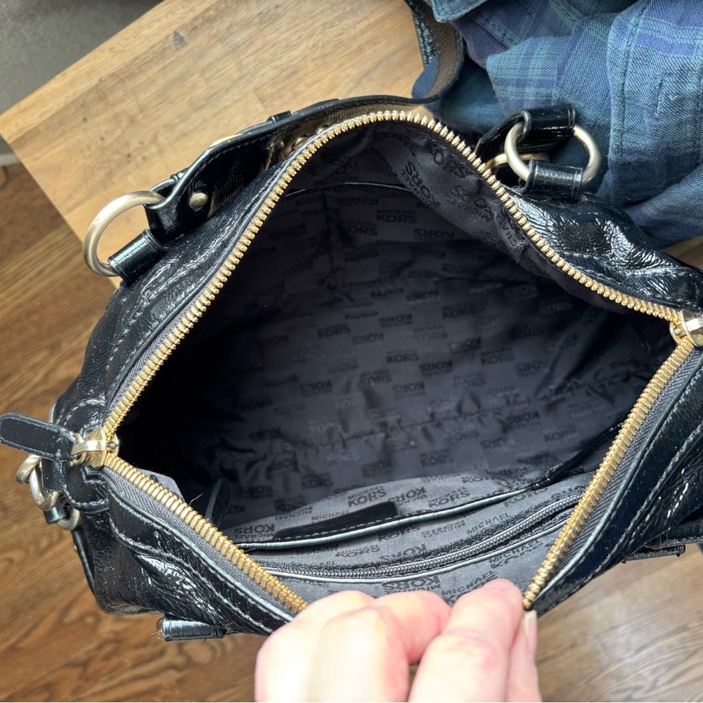 EUC Michael Kors Black Patent Leather Satchel/Shoulder Bag, gold-tone hardware - Picture 4 of 11